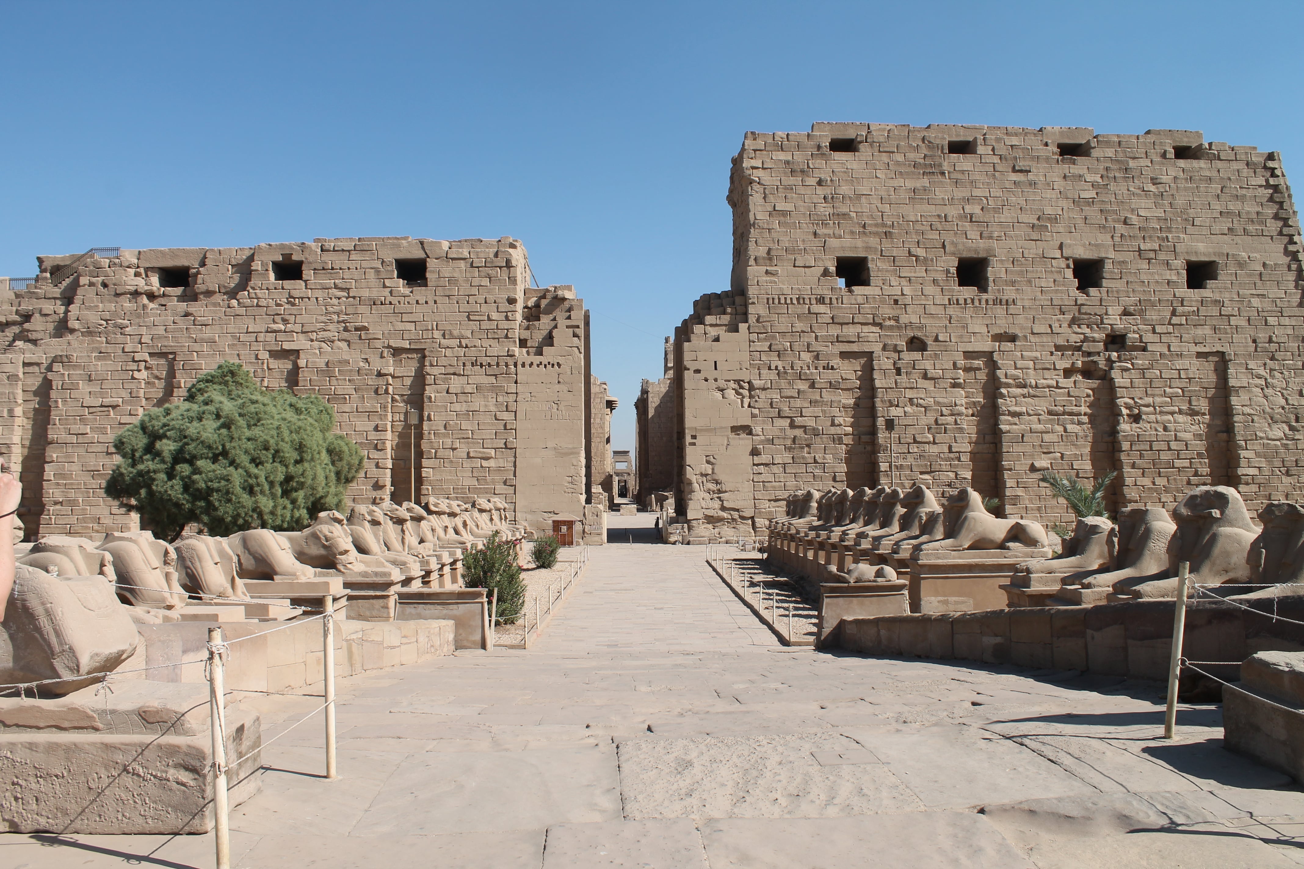 tours in Luxor to Karnak temple
