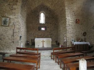 kerkje in Alet - meditatie reis Zuid Frankrijk
